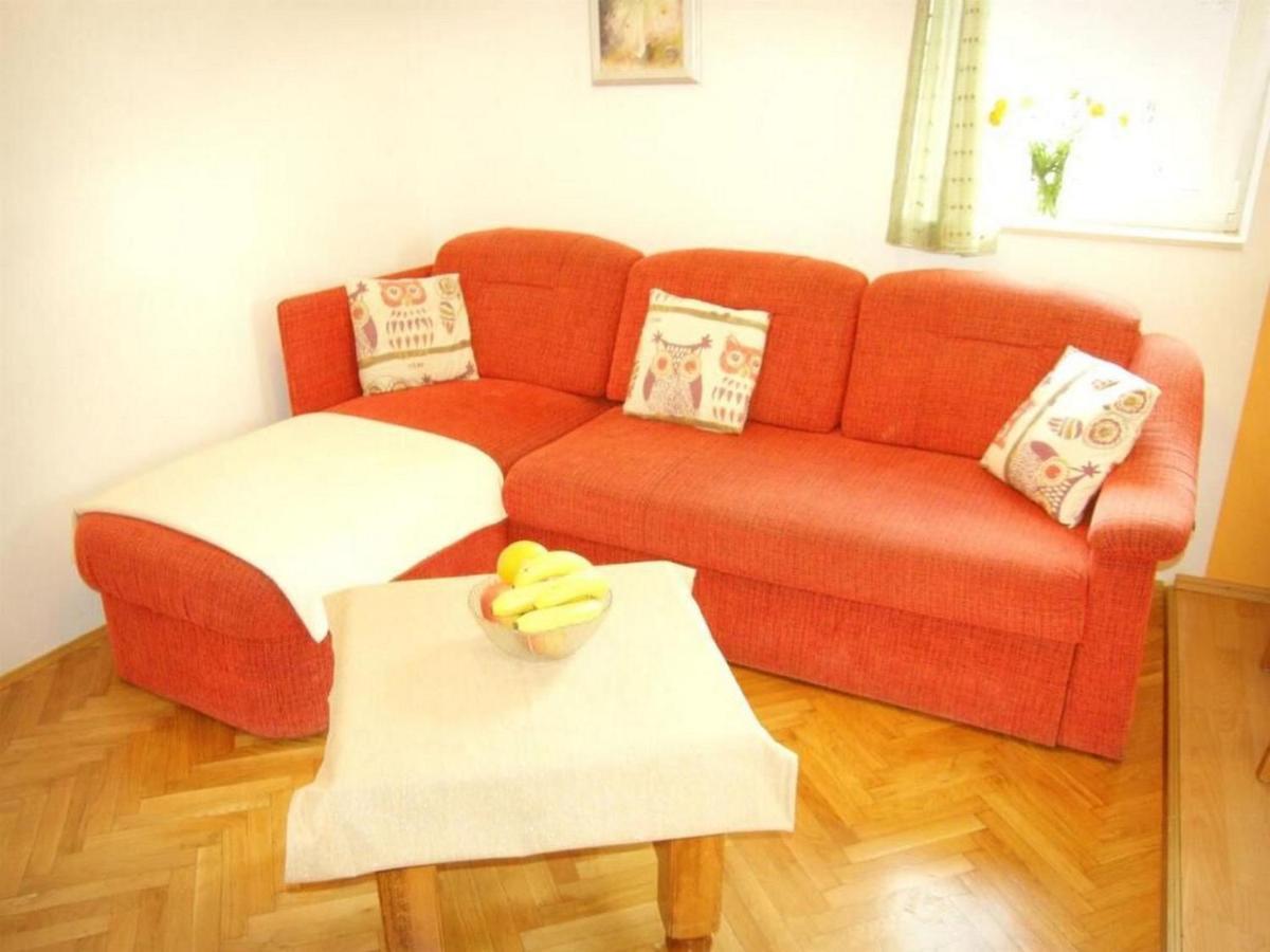 Apartment Vicko Omiš Exteriör bild