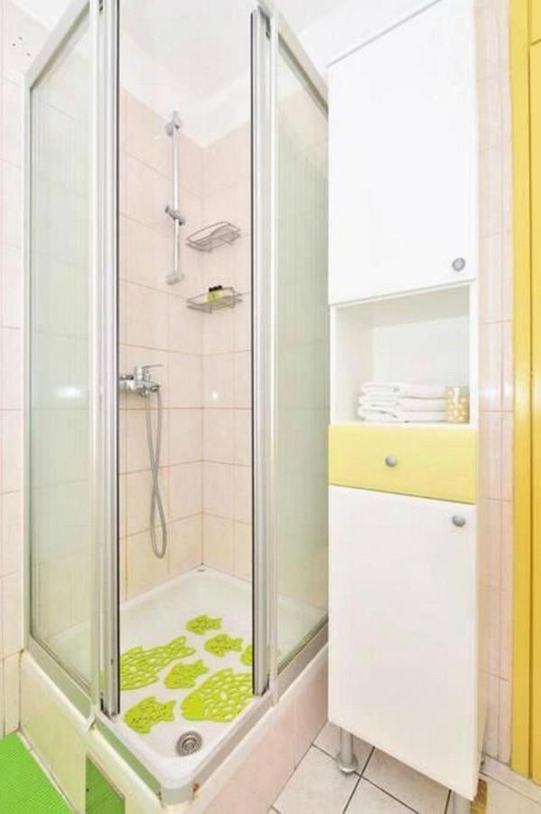 Apartment Vicko Omiš Exteriör bild