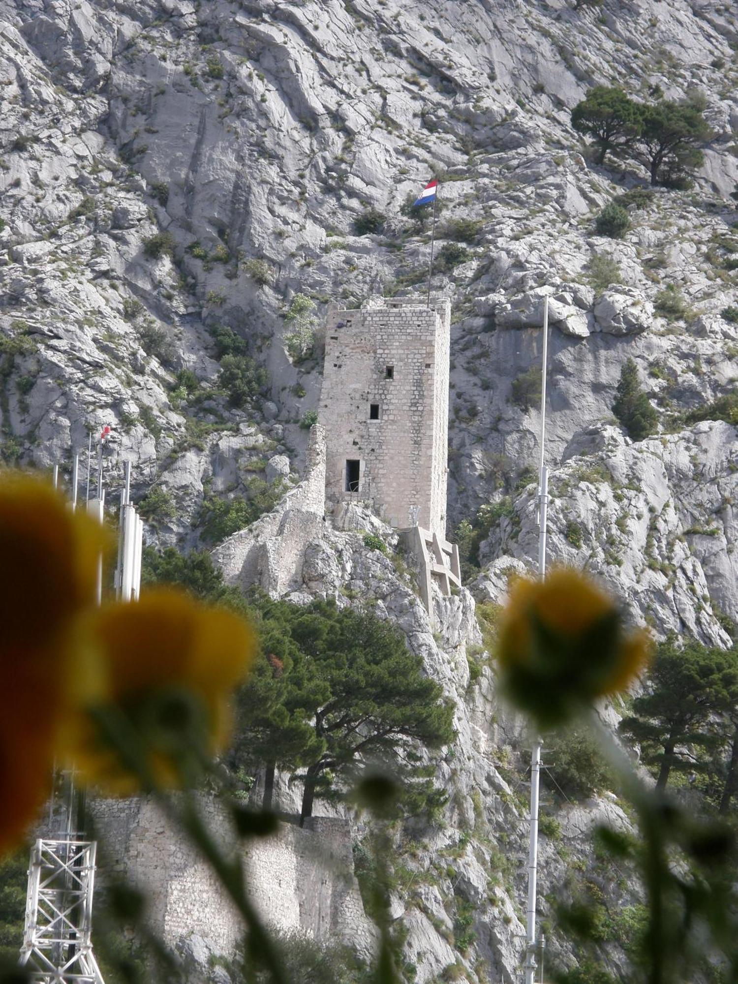 Apartment Vicko Omiš Exteriör bild